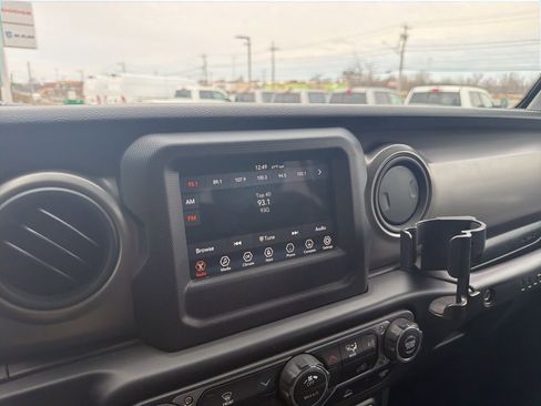 Used 2022 Jeep Wrangler Unlimited Sport AWD/4WD image 23