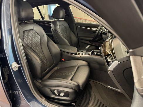 Used 2023 BMW 530i xDrive w/ Premium Package image 46