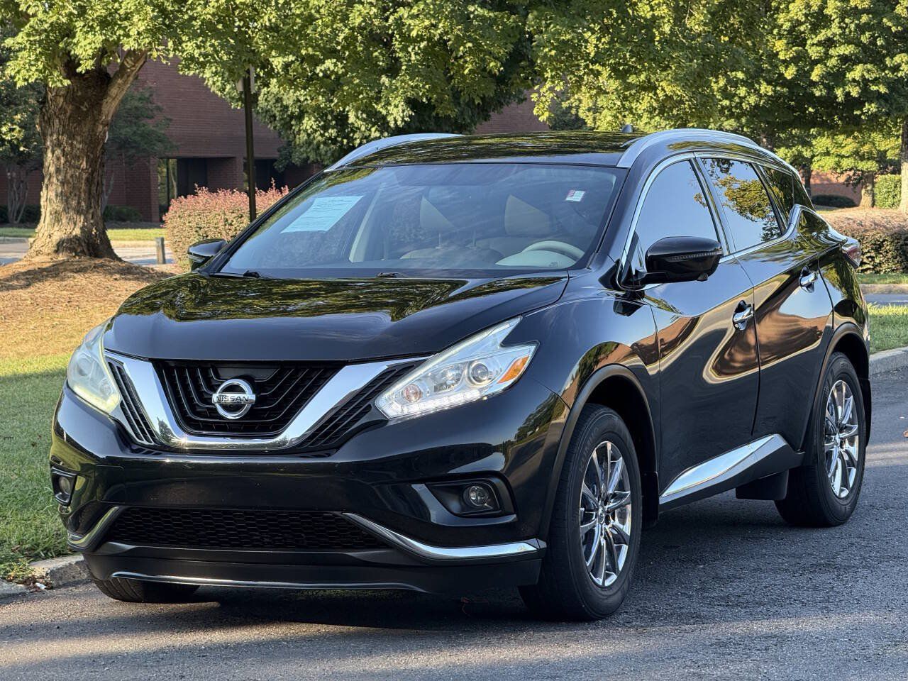 Used 2017 Nissan Murano SL FWD image 2