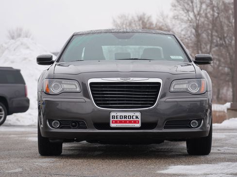 Used 2013 Chrysler 300 S w/ Luxury Group image 8