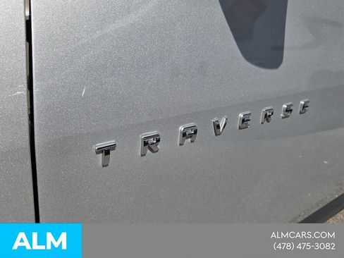 Used 2020 Chevrolet Traverse LT FWD image 18