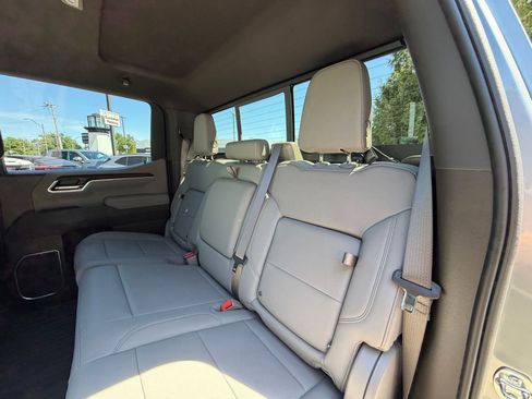 Used 2026 GMC Sierra 1500 SLT w/ SLT Premium Plus Package AWD/4WD image 31