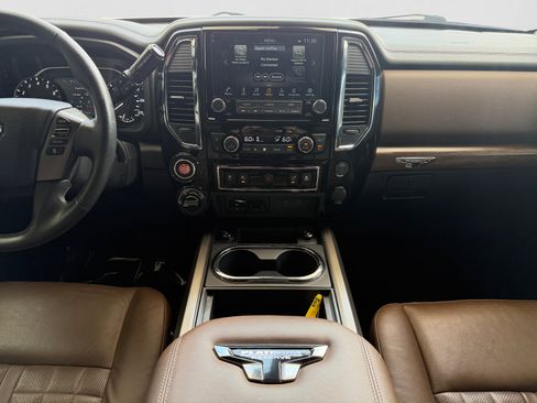 Used 2024 Nissan Titan Platinum Reserve w/ Moonroof Package AWD/4WD image 18