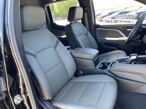 Used 2025 Chevrolet Colorado ZR2 w/ Technology Package AWD/4WD image 27