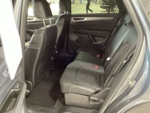 Used 2024 Volkswagen Atlas Cross Sport SE AWD/4WD image 13