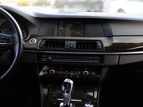 Used 2011 BMW 528i Sedan image 35