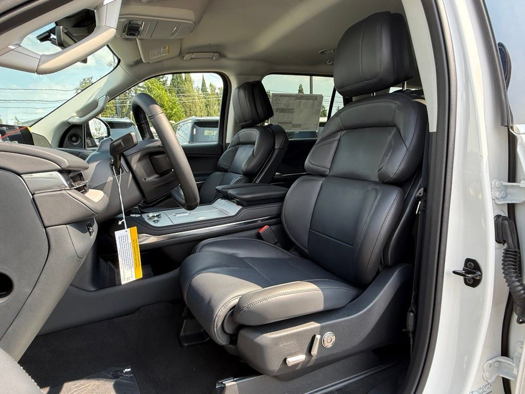 New 2027 Lincoln Navigator Premiere AWD/4WD image 23