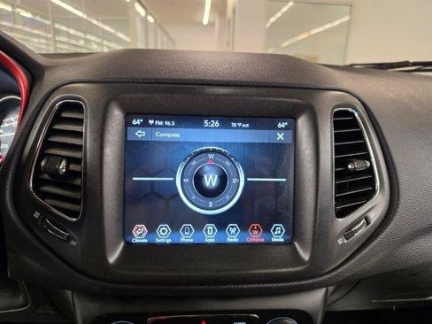 Used 2019 Jeep Compass Trailhawk w/ Cold Weather Group AWD/4WD image 18