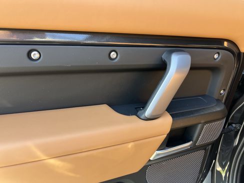 Certified 2024 Land Rover Defender 110 Carpathian Edition AWD/4WD image 31