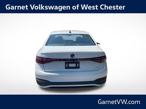 New 2026 Volkswagen Jetta SE FWD image 4
