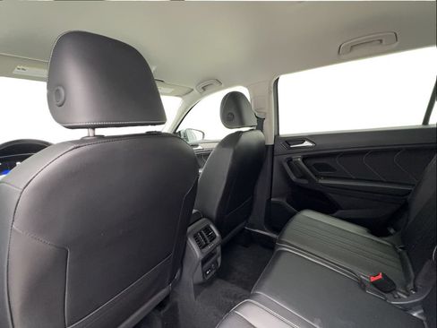 Used 2024 Volkswagen Tiguan SE FWD image 23