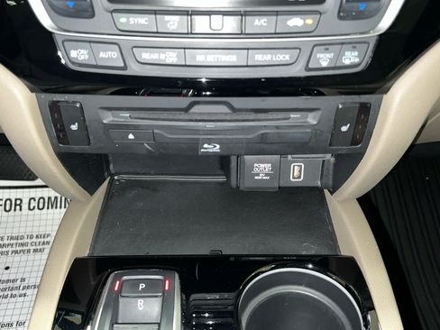Used 2021 Honda Pilot Touring image 32