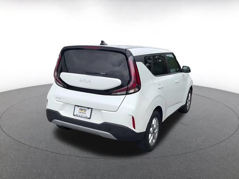 Used 2025 Kia Soul LX w/ LX Technology Package FWD image 12