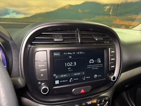 Used 2025 Kia Soul LX FWD image 30