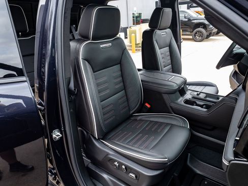 Used 2026 GMC Sierra 2500 AT4X image 31