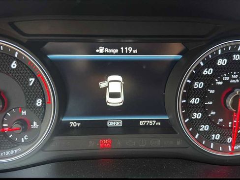 Used 2019 Genesis G70 2.0T Sport RWD image 4