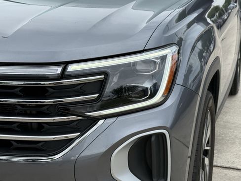 Used 2025 Volkswagen Atlas SE image 12