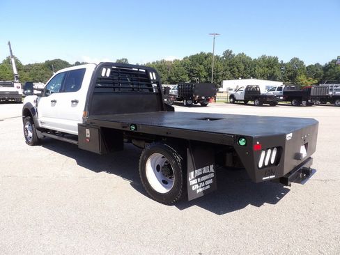Used 2025 Ford F550 4x4 Crew Cab image 4