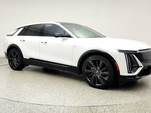Used 2024 Cadillac Lyriq Sport RWD image 3
