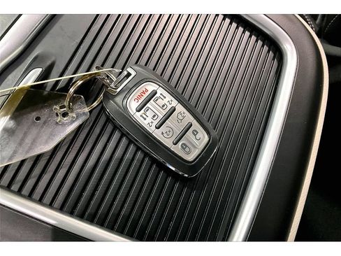 Used 2024 Chrysler Pacifica Touring-L FWD image 56