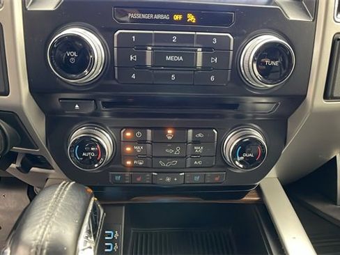 Used 2017 Ford F150 Lariat w/ Equipment Group 502A Luxury image 23