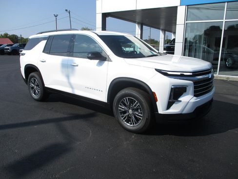 New 2026 Chevrolet Traverse LT w/ Driver Confidence Package image 9