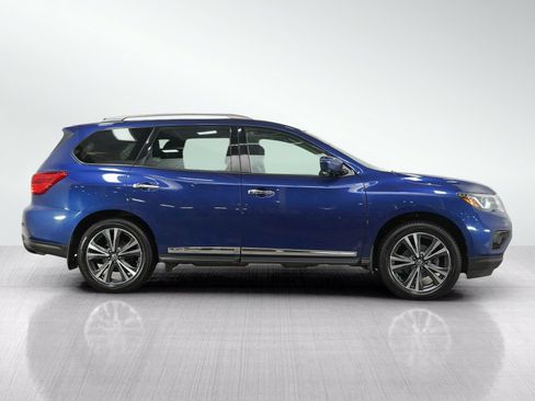 Used 2020 Nissan Pathfinder Platinum AWD/4WD image 6