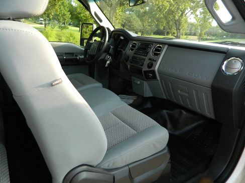 Used 2011 Ford F250 XLT w/ Advanced Security Group AWD/4WD image 13