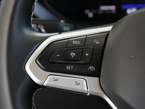 Certified 2023 Volkswagen Taos SE w/ Panoramic Sunroof Package FWD image 12