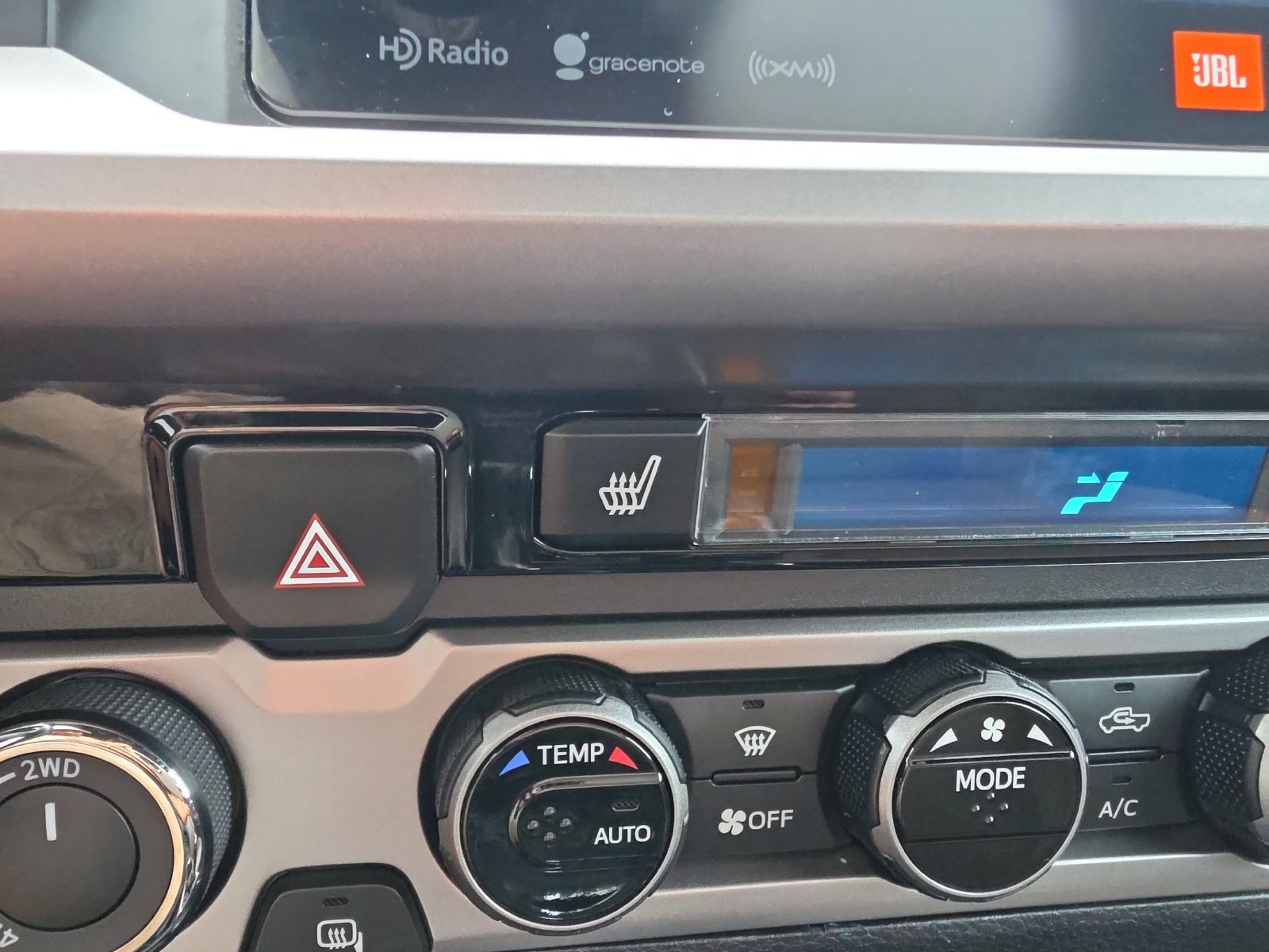 Used 2017 Toyota Tacoma Limited w/ Tow Package AWD/4WD image 19