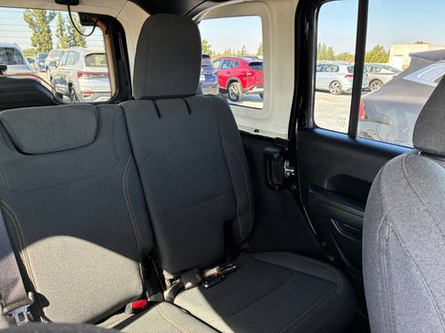 Used 2025 Jeep Wrangler Unlimited Sport AWD/4WD image 36