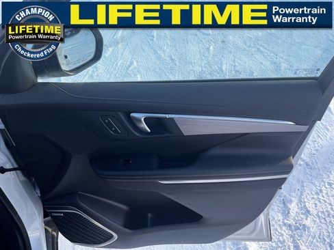 Used 2025 Buick Enclave Preferred image 36