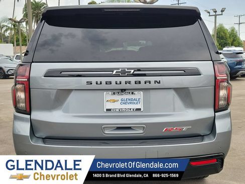 Used 2024 Chevrolet Suburban RST RWD image 12