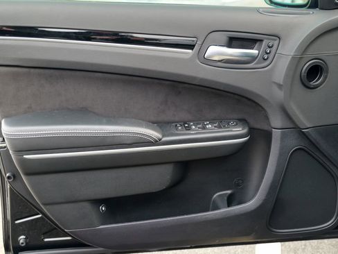 Used 2023 Chrysler 300 C image 16