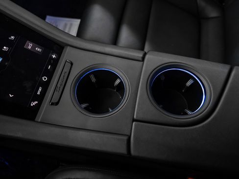 Used 2023 Porsche Taycan image 23