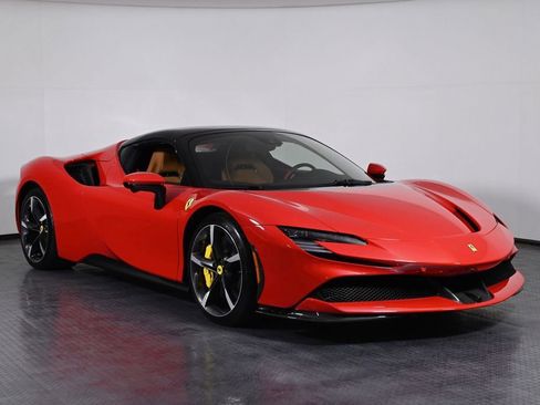Certified 2025 Ferrari SF90 Spider AWD/4WD image 11