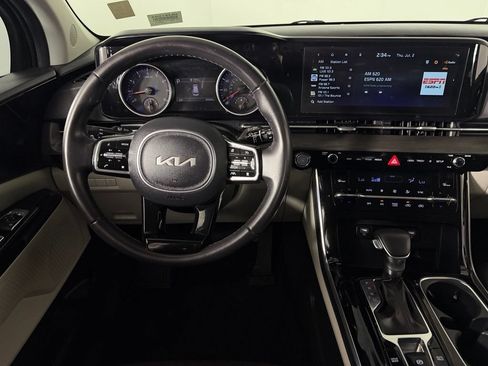 Used 2024 Kia Carnival EX FWD image 14