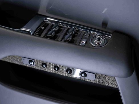 Used 2020 Rolls-Royce Wraith RWD image 24