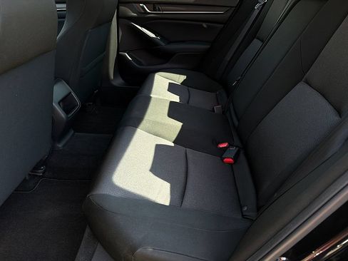 Used 2018 Honda Accord LX image 10