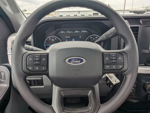 Used 2025 Ford F550 4x4 Regular Cab Super Duty image 22