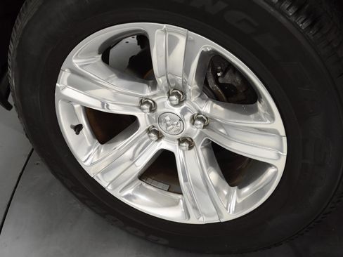 Used 2017 RAM 1500 Classic SLT w/ SLT Plus D￩cor Group image 10