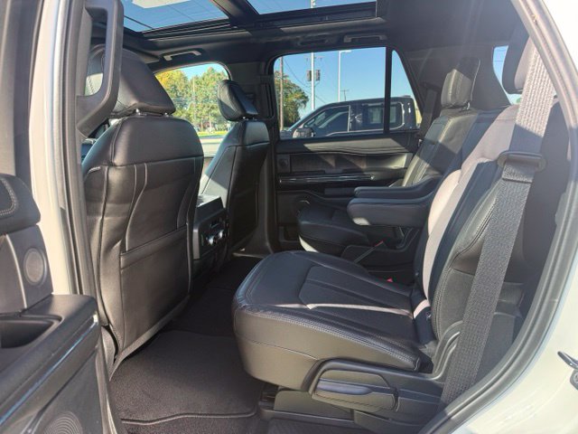 Used 2021 Ford Expedition Limited AWD/4WD image 18