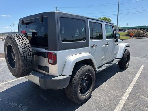 Used 2012 Jeep Wrangler Unlimited Sahara w/ Connectivity Group AWD/4WD image 7