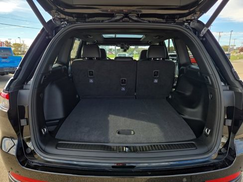 New 2025 Jeep Grand Cherokee Limited image 7