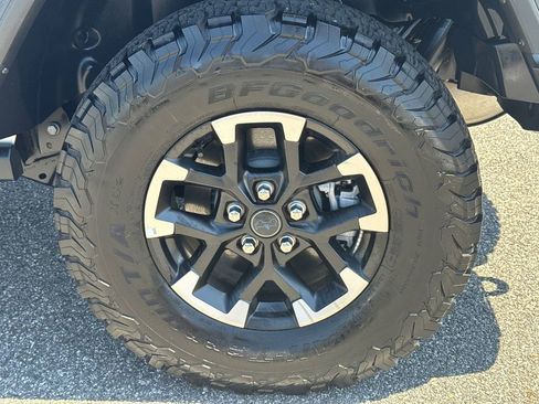 Used 2025 Jeep Wrangler Unlimited Rubicon 4xe w/ Safety Group AWD/4WD image 19