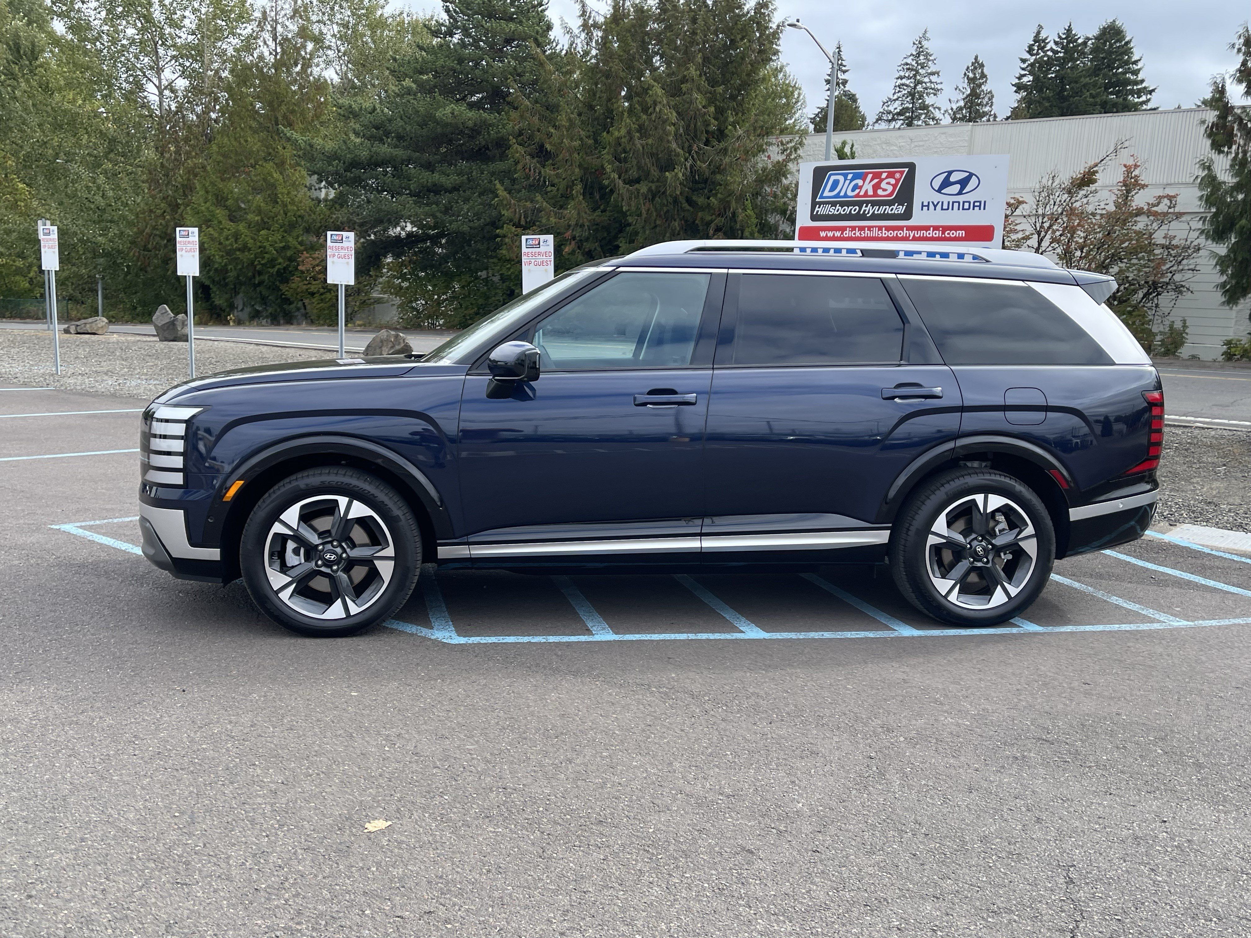 Certified 2026 Hyundai Palisade Limited AWD/4WD image 2