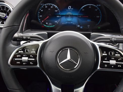 Certified 2023 Mercedes-Benz EQB 300 4MATIC image 22