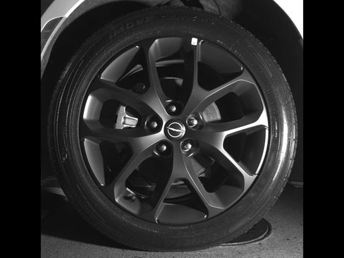 Used 2025 Chrysler Pacifica Limited FWD image 10
