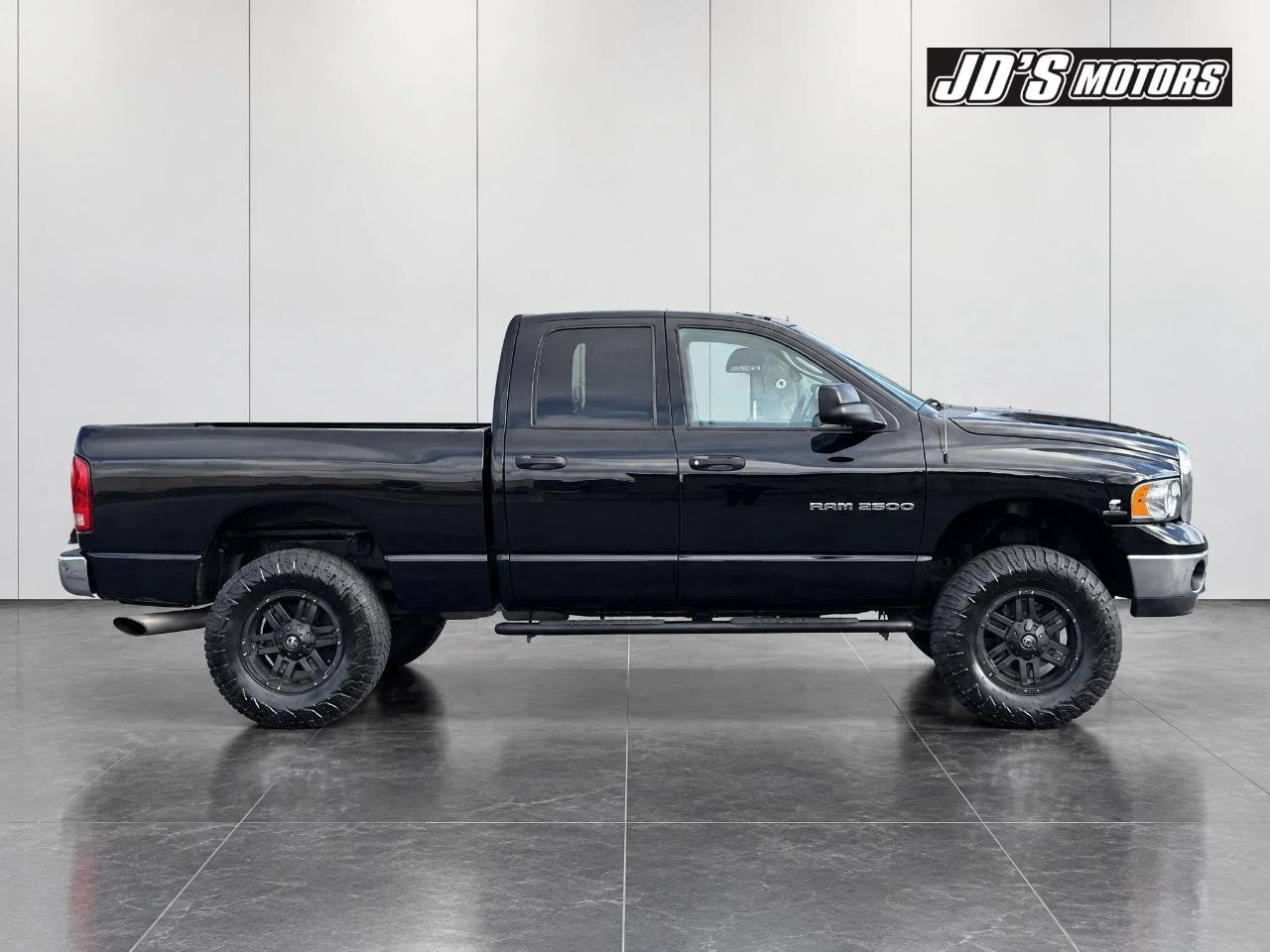 Used 2005 Dodge Ram 2500 Truck ST w/ Trailer Tow Group AWD/4WD image 2