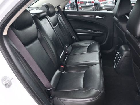 Used 2020 Chrysler 300 Touring L w/ Quick Order Package 2EF image 19